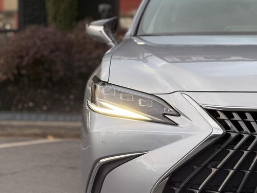 2022 Lexus ES 350 Ultra Luxury