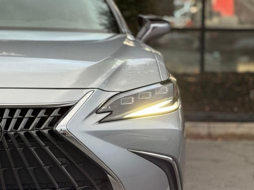 2022 Lexus ES 350 Ultra Luxury