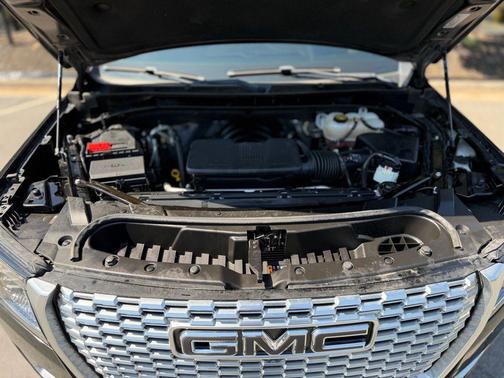 Onyx Black 2023 GMC Yukon XL Denali