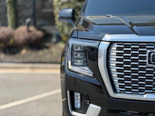 Onyx Black 2023 GMC Yukon XL Denali