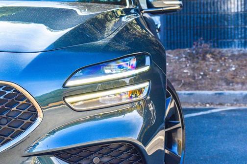 2023 Genesis G70 2.0T RWD