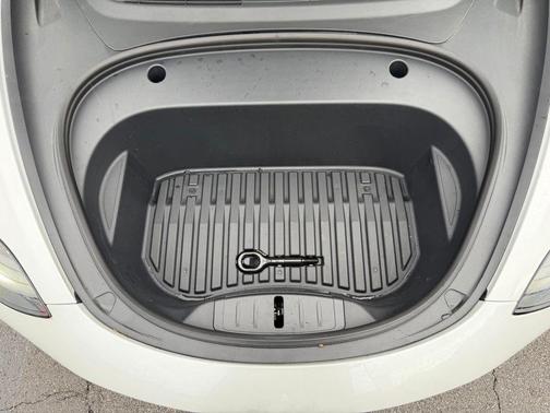Pearl White Multi-Coat 2023 Tesla Model 3 Standard Range