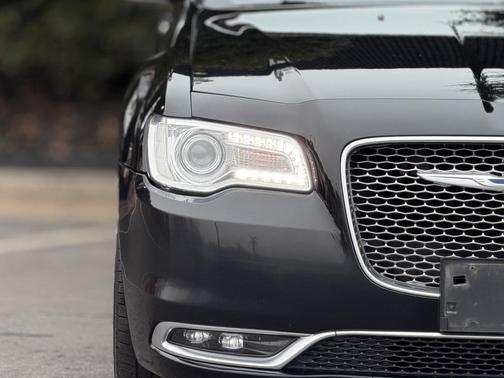 2018 Chrysler 300 C