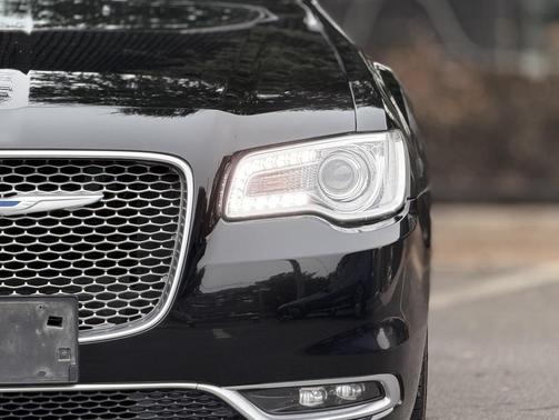 2018 Chrysler 300 C