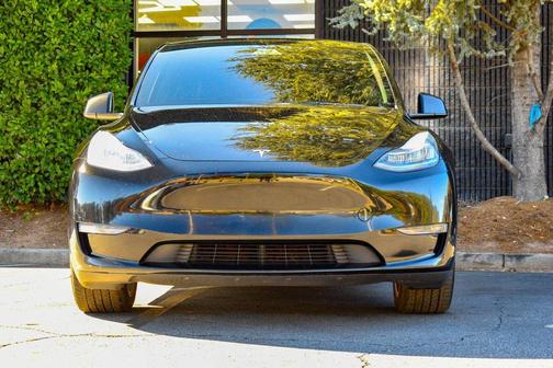 2023 Tesla Model Y Long Range Dual Motor All-Wheel Drive