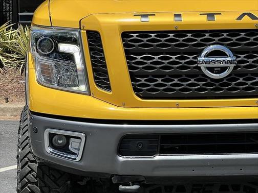 2017 Nissan Titan XD SV