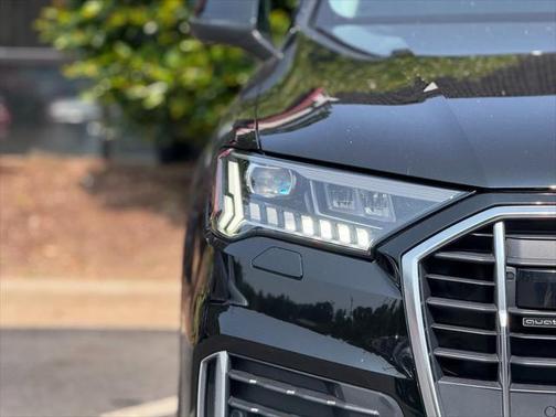 2024 Audi Q7 45 Premium Plus