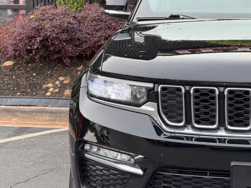 Diamond Black Crystal Pearlcoat 2022 Jeep Grand Cherokee 4xe Base