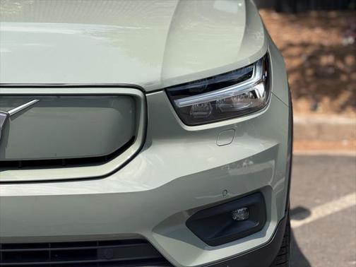 2021 Volvo XC40 Recharge Pure Electric P8