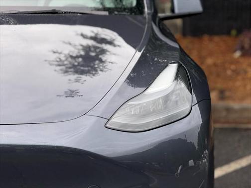 2022 Tesla Model Y Long Range Dual Motor All-Wheel Drive