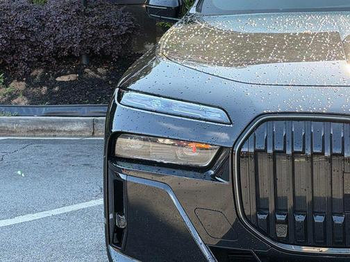 Black Sapphire Metallic 2024 BMW i7 eDrive50