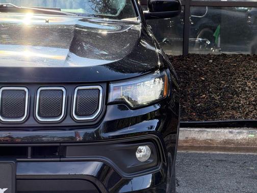 Diamond Black Crystal Pearlcoat 2022 Jeep Compass Latitude Lux