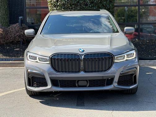 2021 BMW 740 740i