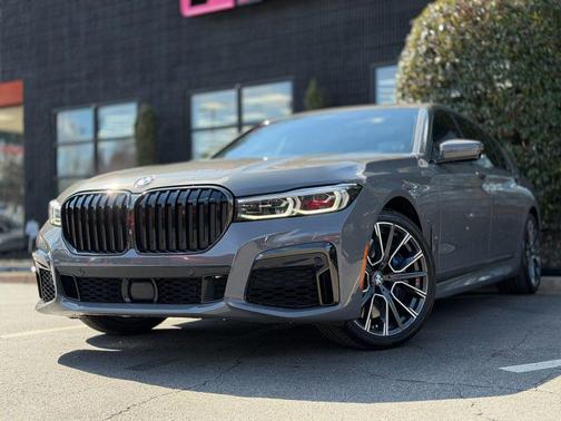 2021 BMW 740 740i