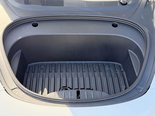 Pearl White Multi-Coat 2023 Tesla Model 3 Standard Range