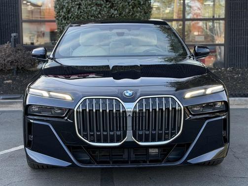 2023 BMW 760 i xDrive
