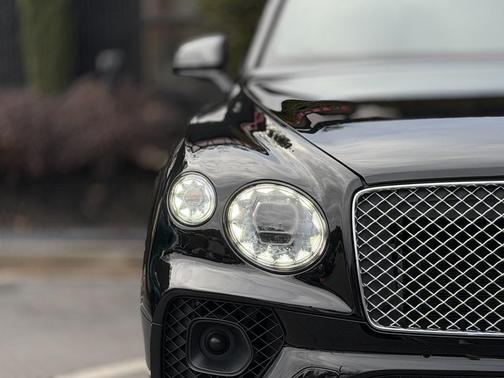 2023 Bentley Bentayga V8