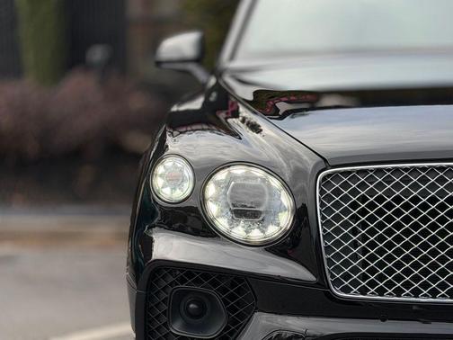 2023 Bentley Bentayga V8