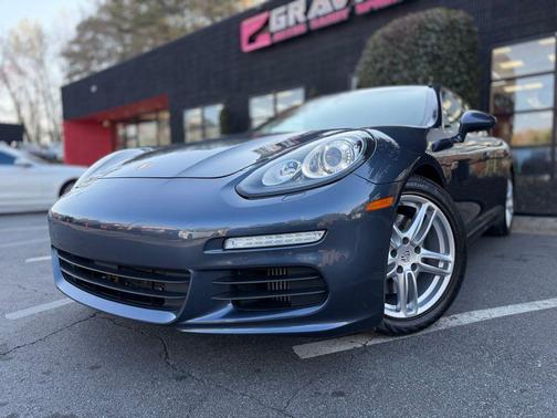 2015 Porsche Panamera 