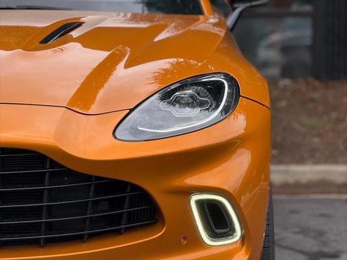 2022 Aston Martin DBX Base