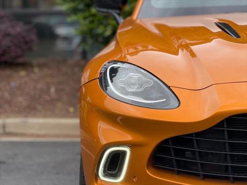 2022 Aston Martin DBX Base