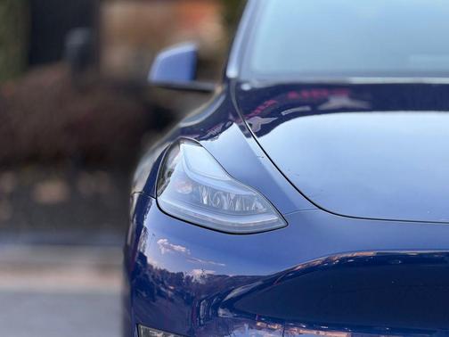 Deep Blue Metallic 2023 Tesla Model Y Long Range