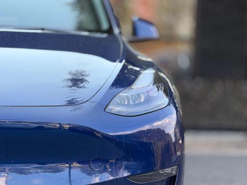 Deep Blue Metallic 2023 Tesla Model Y Long Range
