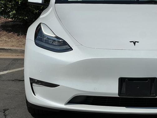 2022 Tesla Model Y Long Range Dual Motor All-Wheel Drive