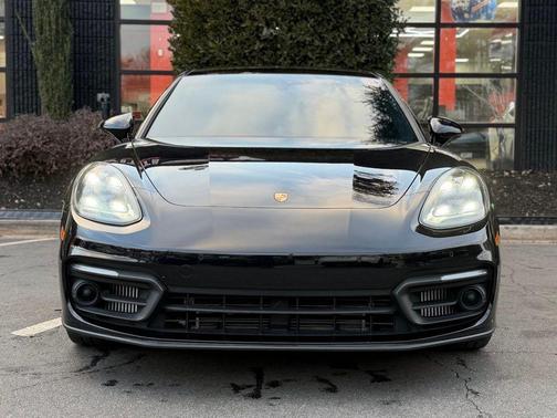 2023 Porsche Panamera Platinum Edition