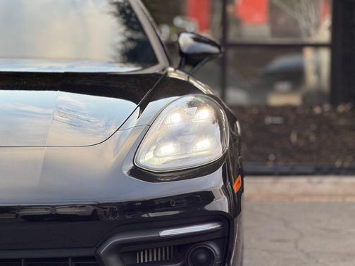 2023 Porsche Panamera Platinum Edition