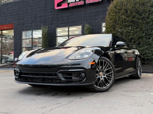 2023 Porsche Panamera Platinum Edition