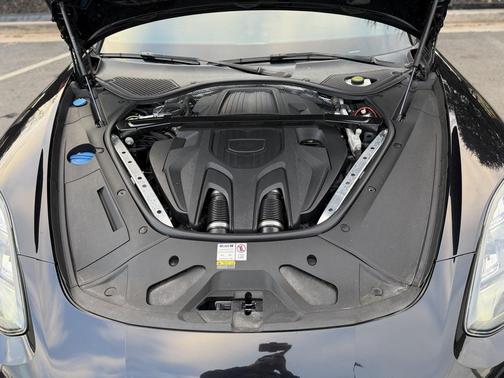 2023 Porsche Panamera Platinum Edition
