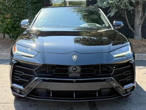 2019 Lamborghini Urus Base