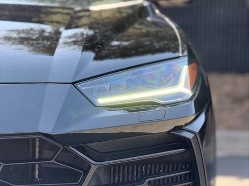 2019 Lamborghini Urus Base
