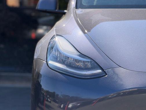 Midnight Silver Metallic 2023 Tesla Model Y Long Range Dual Motor All-Wheel Drive