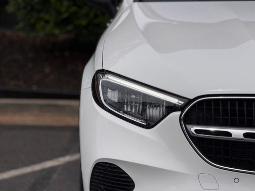 Polar White 2025 Mercedes-Benz GLC 300 Base