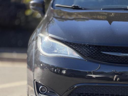 2020 Chrysler Pacifica Touring