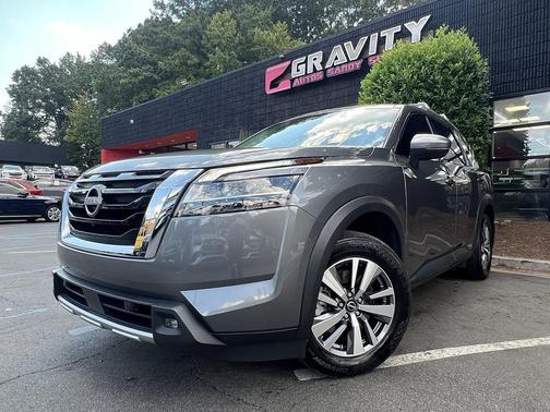 2022 Nissan Pathfinder SL 2WD