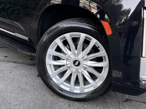 2022 Cadillac Escalade ESV Luxury