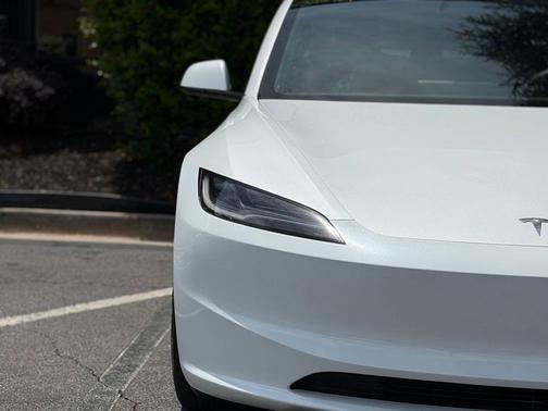 Pearl White Multi-Coat 2025 Tesla Model 3 Long Range