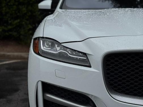 2017 Jaguar F-PACE 35t R-Sport