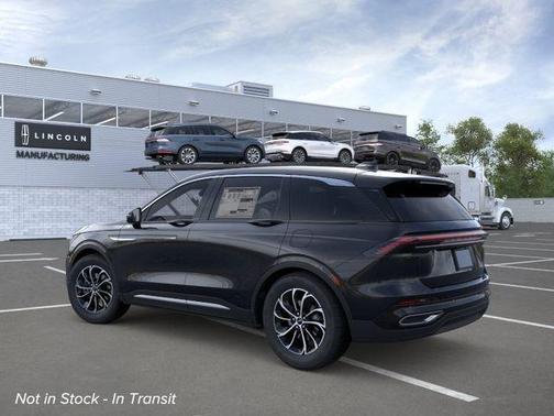 Infinite Black Metallic 2026 Lincoln Nautilus Premiere