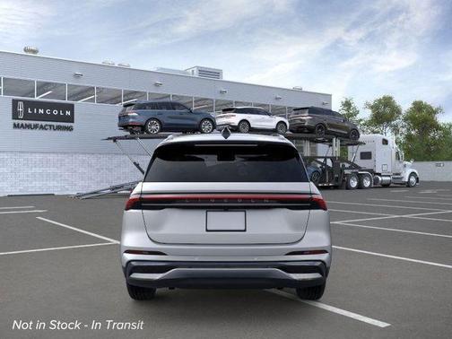 Silver Radiance Metallic 2026 Lincoln Nautilus Reserve