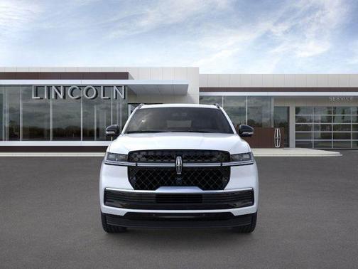 Crystal White Metallic 2025 Lincoln Navigator Reserve