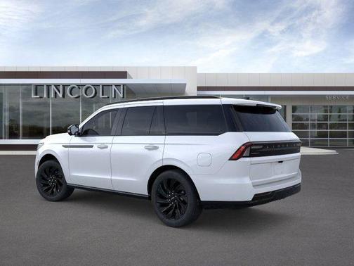 Crystal White Metallic 2025 Lincoln Navigator Reserve