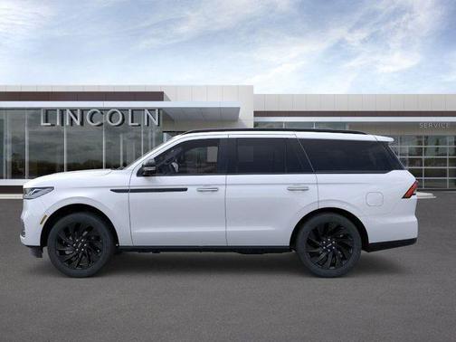 Crystal White Metallic 2025 Lincoln Navigator Reserve