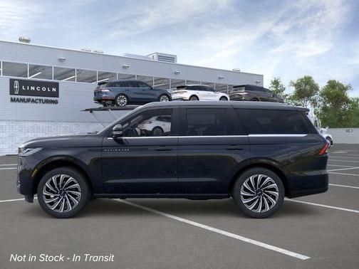 Infinite Black Metallic 2026 Lincoln Navigator Black Label