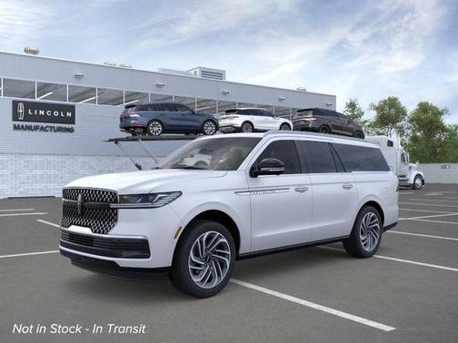 Crystal White Metallic 2026 Lincoln Navigator L Reserve
