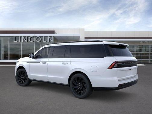 Crystal White Metallic 2026 Lincoln Navigator L Reserve
