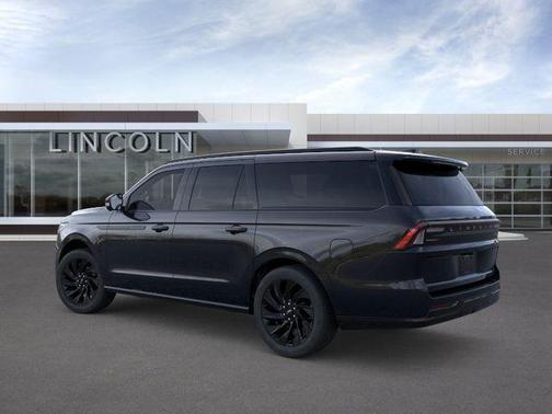 Infinite Black Metallic 2026 Lincoln Navigator L Reserve